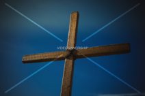 Read more about the article Stock Photography: Christian Wooden Cross